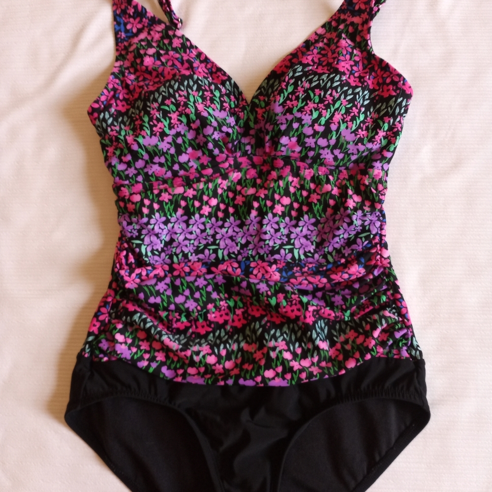 Ladies One Piece Bathing Suit.  Size 10